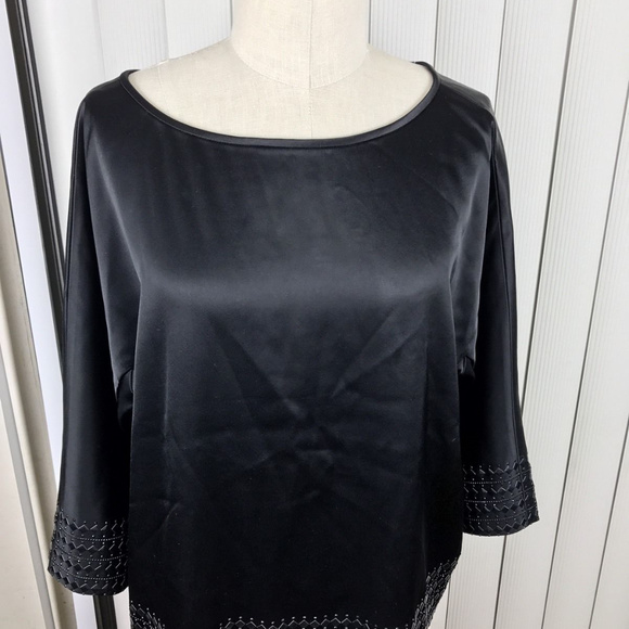 $695 St John Black Sequin-Trim Liquid Satin Top M - Picture 3 of 7